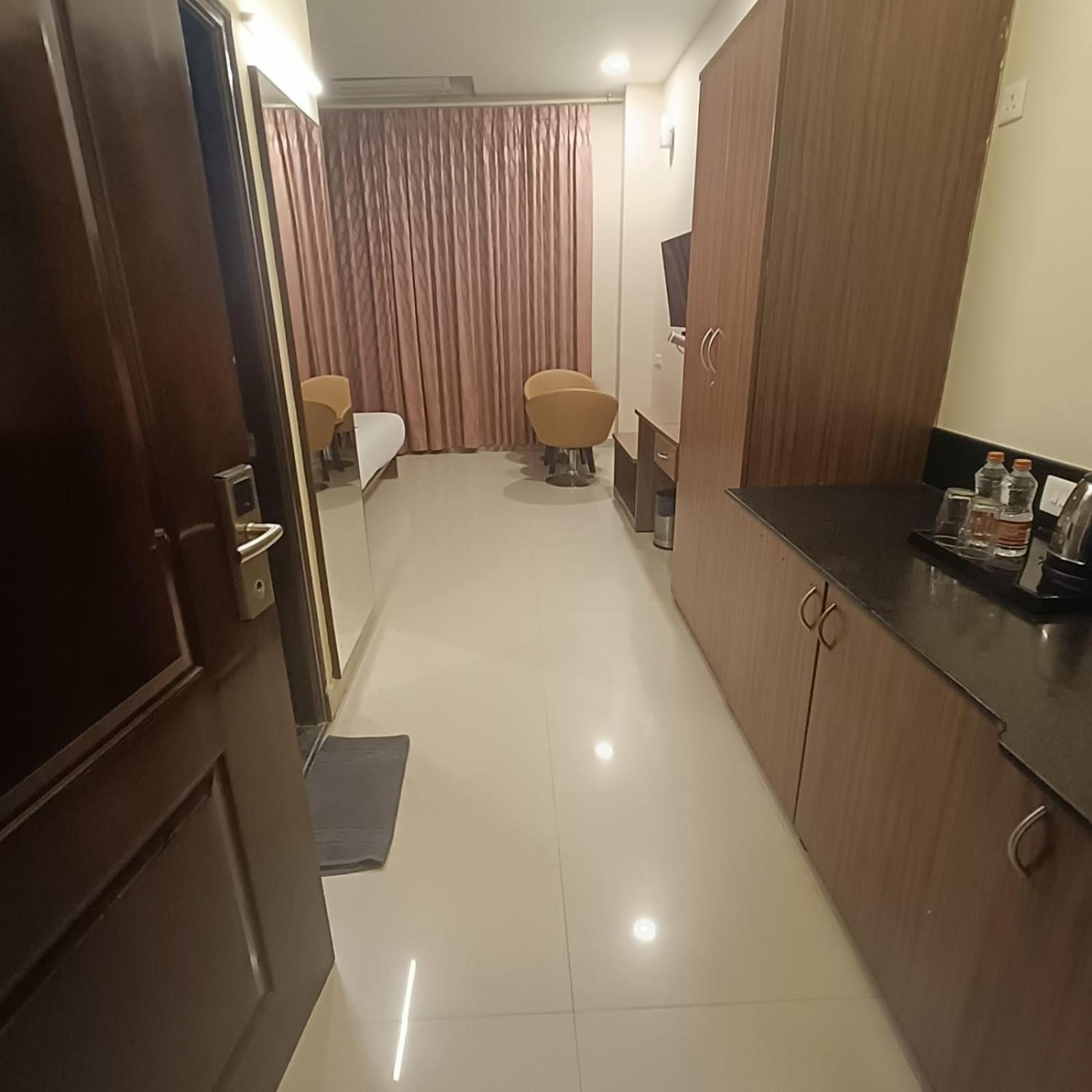 Astra Hotels & Suites Whitefield Near To Nallurahalli Metro Station And Ktpo Bengalúr Exteriér fotografie