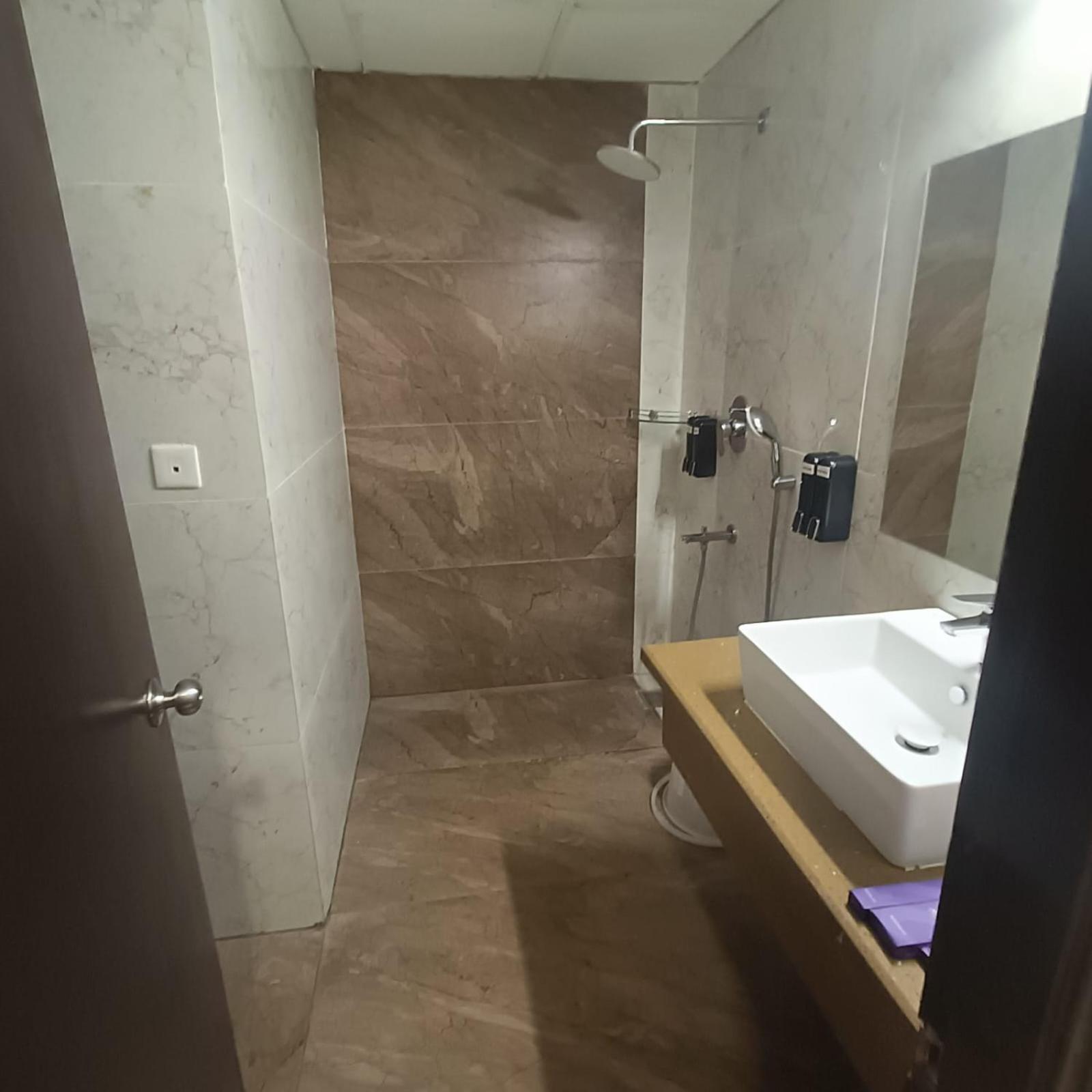 Astra Hotels & Suites Whitefield Near To Nallurahalli Metro Station And Ktpo Bengalúr Exteriér fotografie